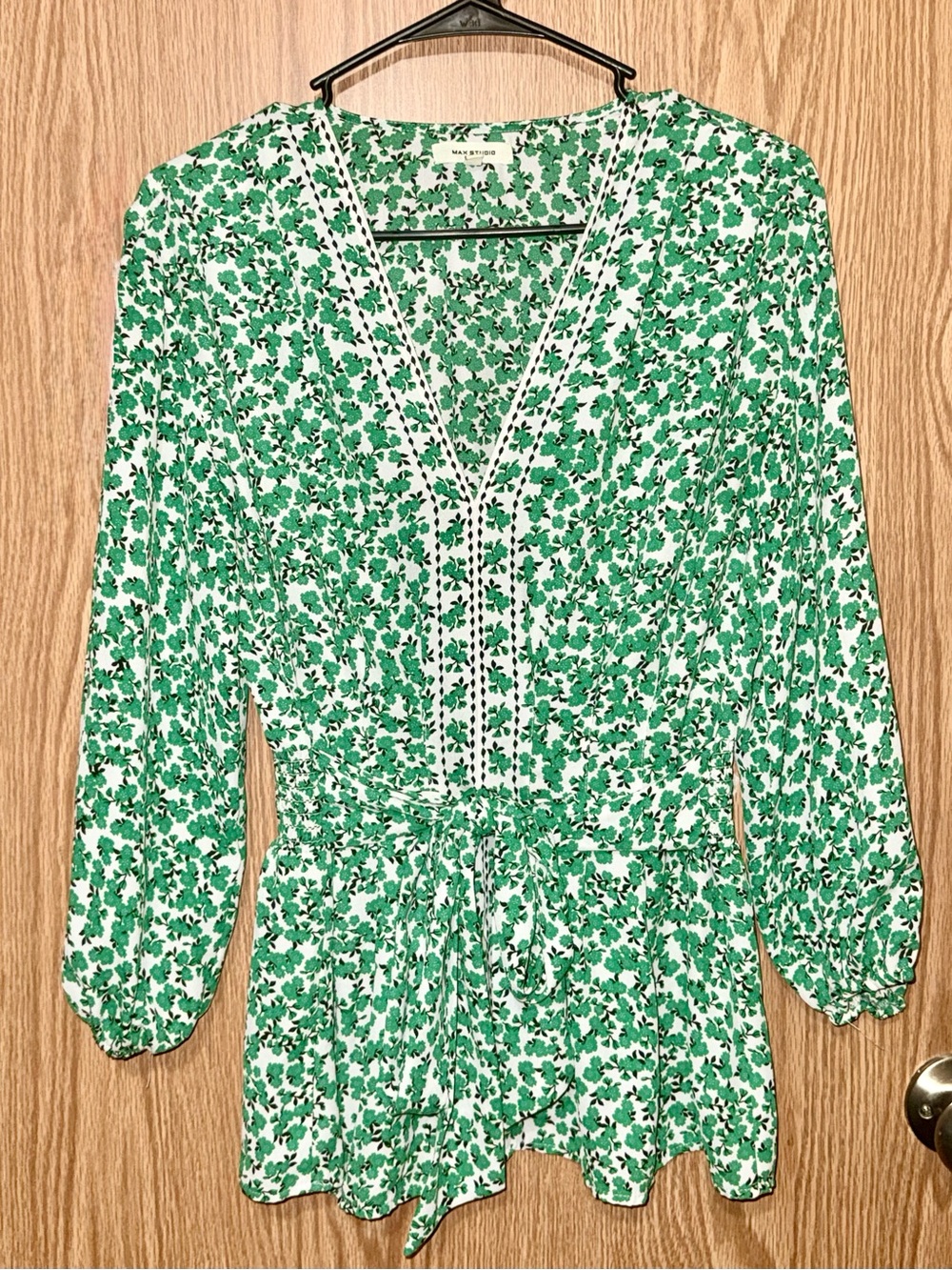 MAX STUDIO Green & White Floral Tie Front Blouse Sz Large